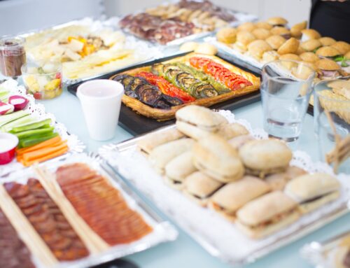 Ideas de catering para cumpleaños de adultos: menús, estilos