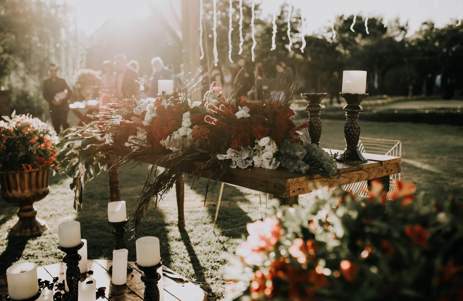 Carpa para boda en jardín