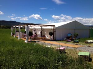 Qué precio tiene el alquiler de una carpa para eventos
